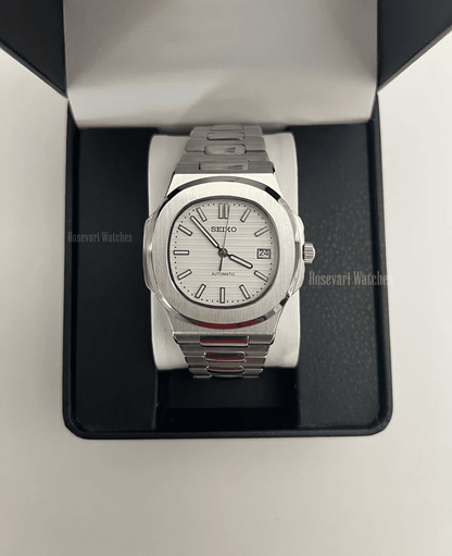 Nautilus (Silver White) Seiko NH35 automatic mod watch. A white dial watch with a silver bezel and metal link bracelet inside a black watch box.